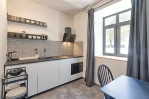 Golden Leaf Studio - Free Parking & Sauna - Image 2