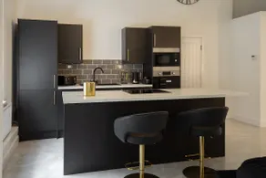 Skyway Apartment City Stay with Jacuzzi Bath - Image 3