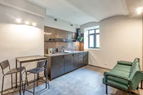 Stylish Escape with 50"TV - Free Parking & Sauna - Image 4