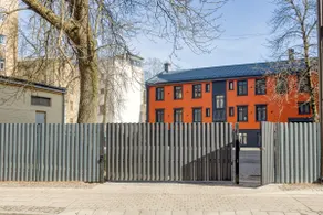 Cozy Designer Flat - Free Parking & Sauna - Image 3