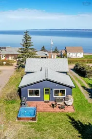Fundy View Cottage at Halls Harbour w/Hot Tub - Image 2