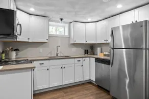 Charming Getaway w/ Parking 30 min to Boston/Salem - Image 2