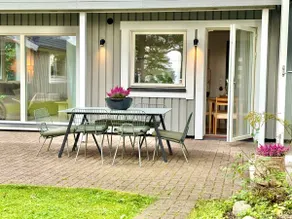 Modern Seaside Guesthouse with Archipelago Views - Image 5