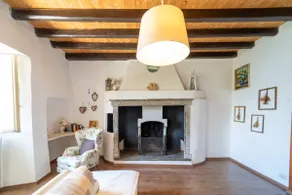 Vintage Home in the hamlet with lake view - Image 3