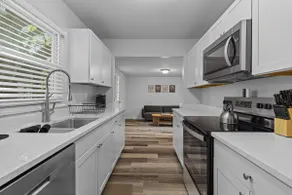 3BR Home | 2 King Beds | Near Airport + Beach + DT - Image 2