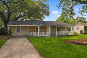 3BR Home | 2 King Beds | Near Airport + Beach + DT - Image 5