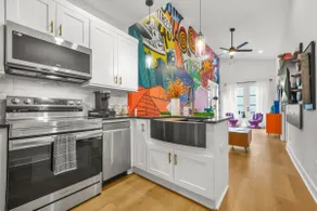 Brand New 10 mins to Airport & 25 mins to Downtown - Image 5