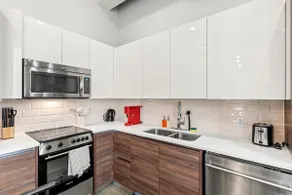 3Bed2Bath Loft Valet Parking Downtown Kay Bailey - Image 5