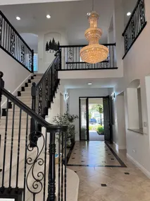 Luxury 5-bedroom Retreat in Roseville Suburbs - Image 5