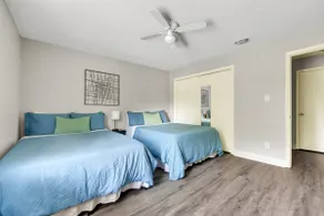 Sleeps 16 Budget-Friendly Spacious Haven - Image 4
