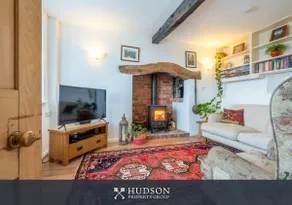 Modern Snitton Cottage & Gardens - Image 4