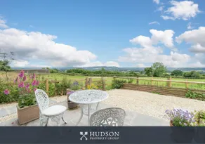 Modern Snitton Cottage & Gardens - Image 5