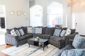 Spacious Vaulted 4BR Family Home Near Mall of GA Sleeps 12 - Image 4