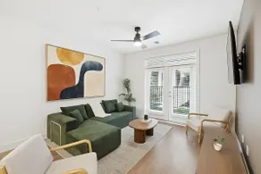 Beautiful 2Bed-2Bath Condo by Traveller's Comfort - Image 2