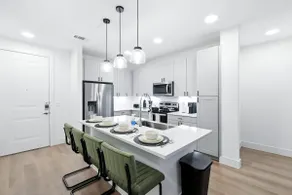 Beautiful 2Bed-2Bath Condo by Traveller's Comfort - Image 4