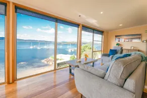 StayAU Riverfront Paradise Pet-friendly Tasmania - Image 3