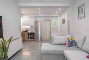 Modern apartment in Koukaki - Image 2