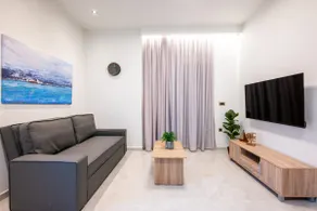 Corner Apartment - Image 3