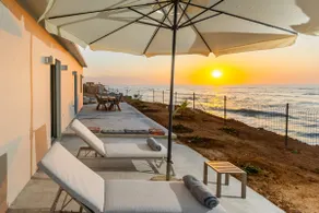 Savina Seafront Home - Image 4