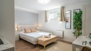 Modern and functional studio - Image 2