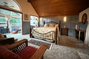 Very private w/ gorgeous views, kid+pet-friendly - Image 4