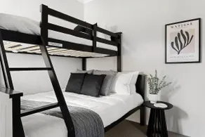 Lux Stay 5 Beds- Near Airport+CBD+Cafés+Curtin Uni - Image 5