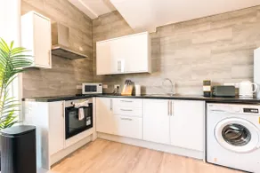 Long Stay Cozy 3BDR Central Southampton - Image 3