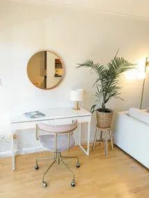 Upgraded Urban Chic Condo with Balcony - Image 5