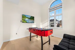 Sunset Haven: Modern 6B/3.5B,Office,5G,Parking! - Image 3