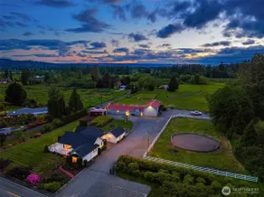 Snohomish 10+Acre 5BR Farmhouse | Hot Tub & Pond - Image 3
