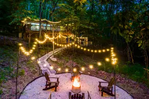 Secluded·Hot Tub·Pet Friendly·EV Charger·Fire Pit - Image 3