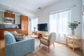Cozy Designer 3BR 7-mins to Oakland Airport - Image 2