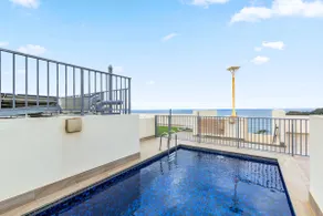 Beach Views Top Floor 2 Bdr Apt w/ Pool & Parking - Image 4