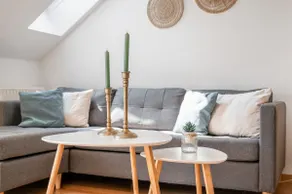 Waldegg | 5 Beds | Garage | Near Audi & Campus - Image 2