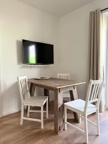 3 people apartment upscale furnishings - Image 4