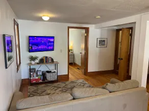 Brick House Apartment - Image 5