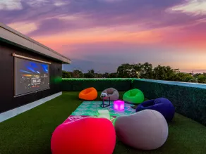 Hot tub | Arcade | Games | Outdoor theatre - Image 2