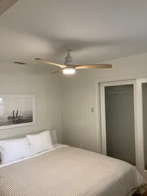 Walkable Belmont Heights Bungalow w Laundry - Image 5