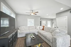 Sleeps 6-8 Entire Indy Home Near Children's Museum - Image 2