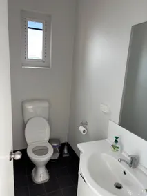 LUXE apartment -2BR Unit in heart of Wagga CBD - Image 5