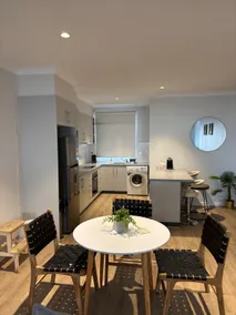 LUXE apartment -2BR Unit in heart of Wagga CBD - Image 3