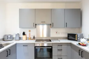 #57 Central Taunton 2BR APT - Sleeps 6 - 5 mins to Taunton Player Ready 2 - "Perfect For Contractors and Families - Free Parking" - Image 5