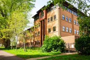 #57 Central Taunton 2BR APT - Sleeps 6 - 5 mins to Taunton Player Ready 2 - "Perfect For Contractors and Families - Free Parking" - Image 4