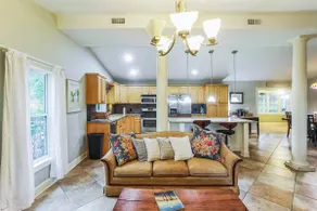 Island Getaway | Fire Pit Patio | 5 mins to Beach - Image 2