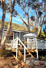 ”The Tree House” With Shared Bathroom - Image 2