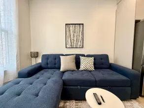 Comfy 2BR in Montreal - Perfect for Families! - Image 2