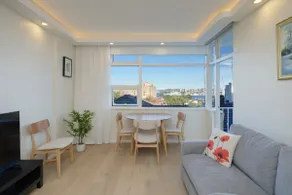 Stunning Harbour View Modern Retreat in Kirribilli - Image 2
