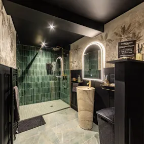 The Manor • Charming Suite & Spa - Image 2