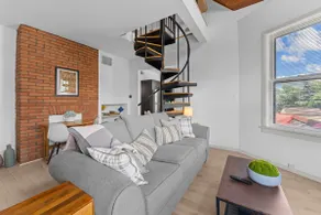 #50 Cozy Home in the heart of Shadyside - Image 2