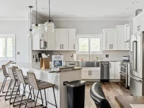 Marywood Cottage: Luxury Lake Living, Pedal boat - Image 3